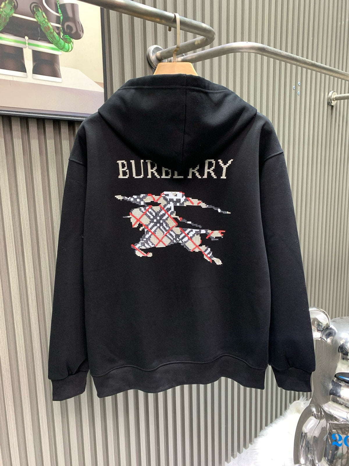 Classic Fit Hoodie-1006