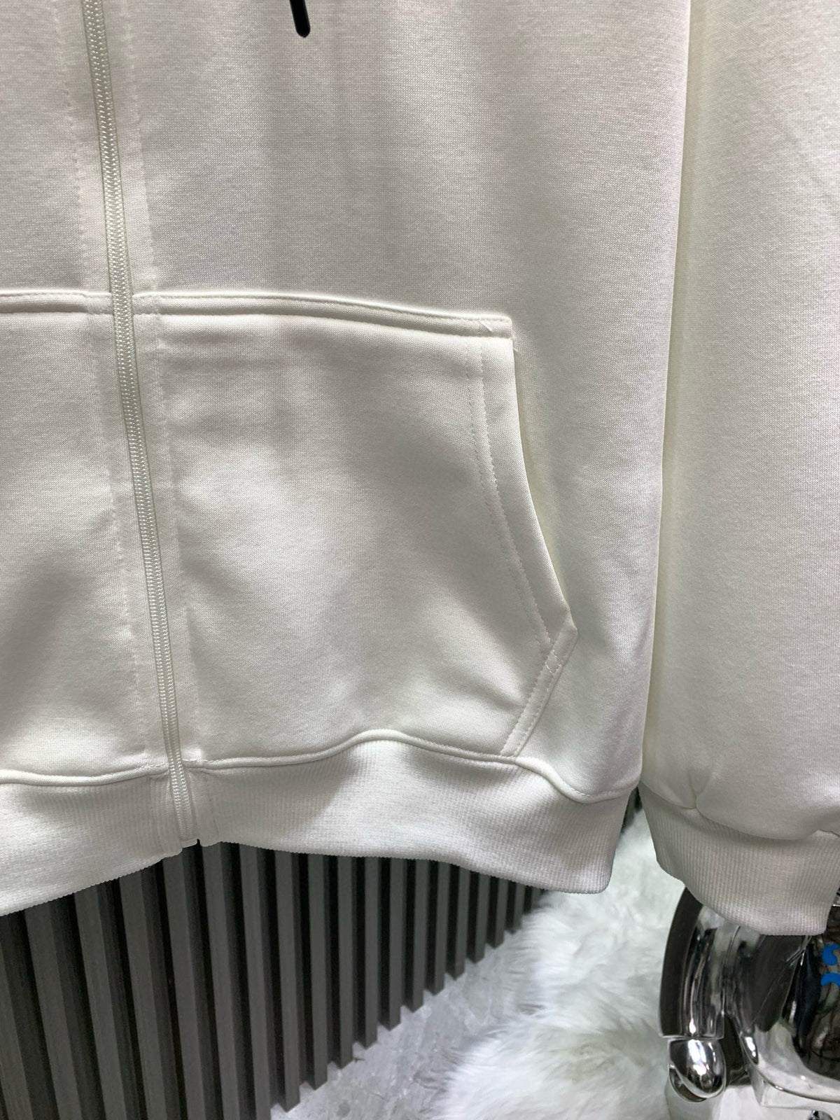 Classic Fit Hoodie-1009