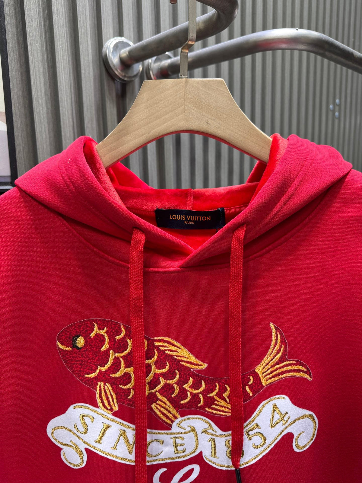 Classic Fit Hoodie-1016