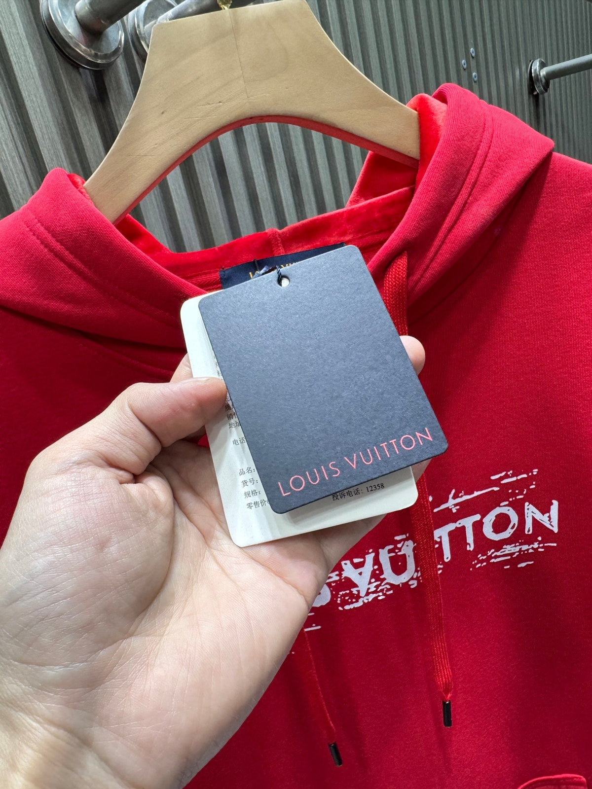 Classic Fit Hoodie-1018