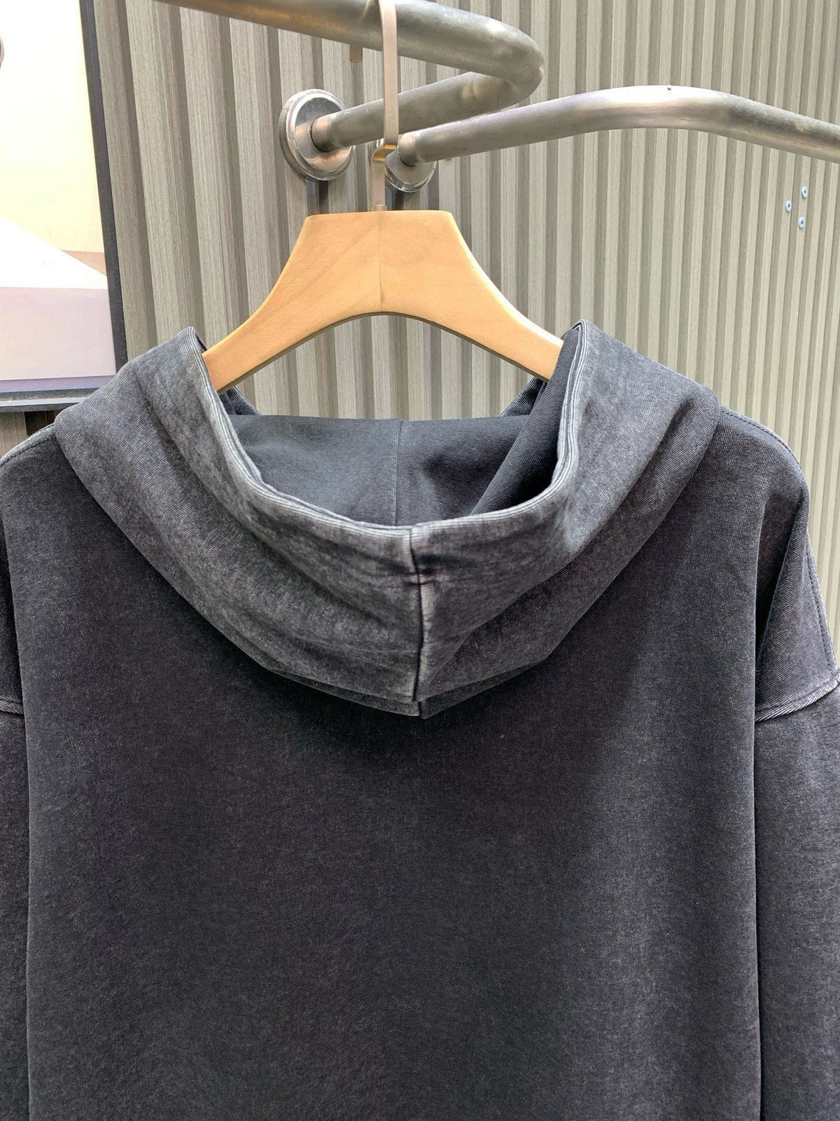 Classic Fit Hoodie-1021