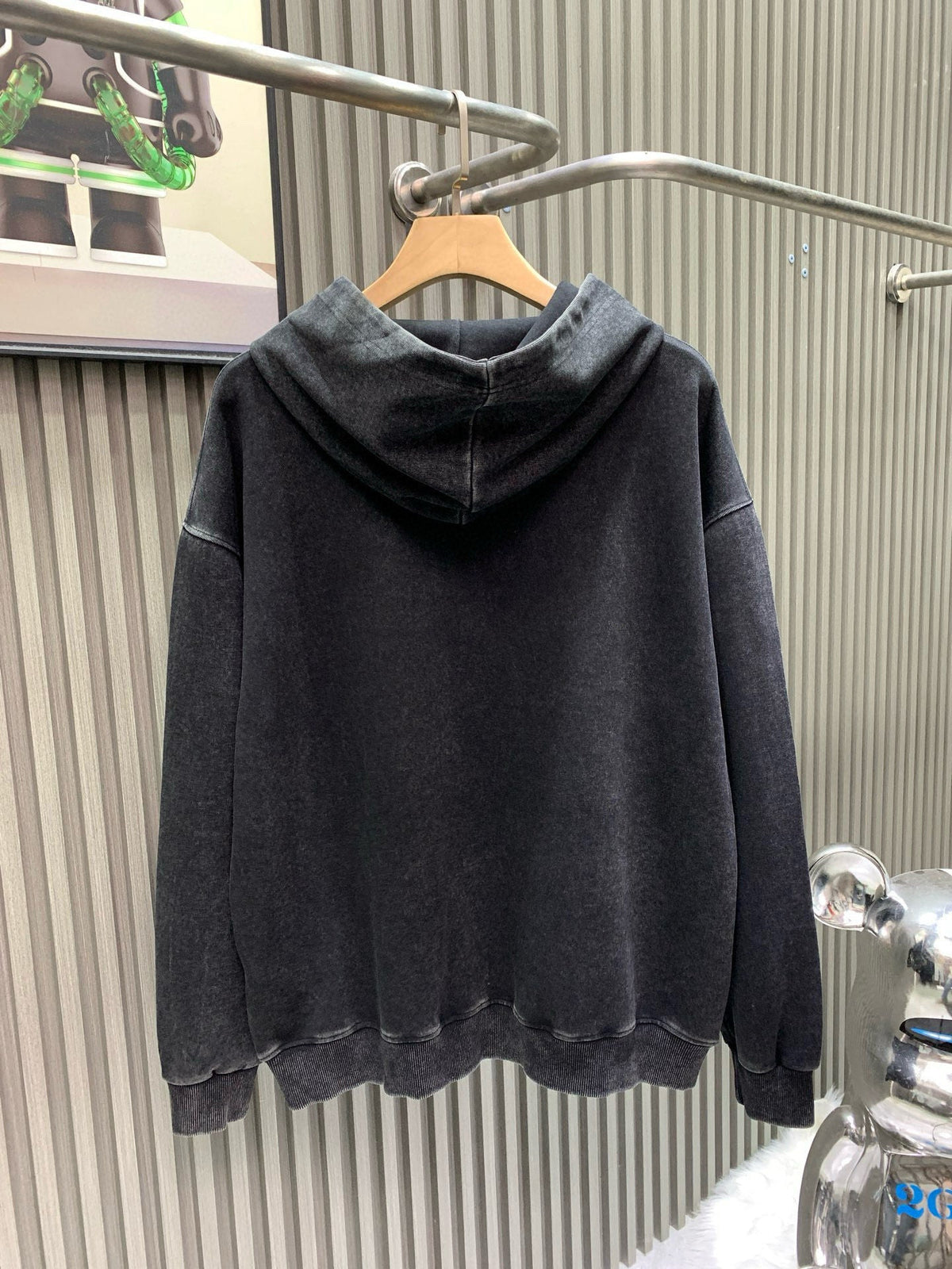 Classic Fit Hoodie-1023