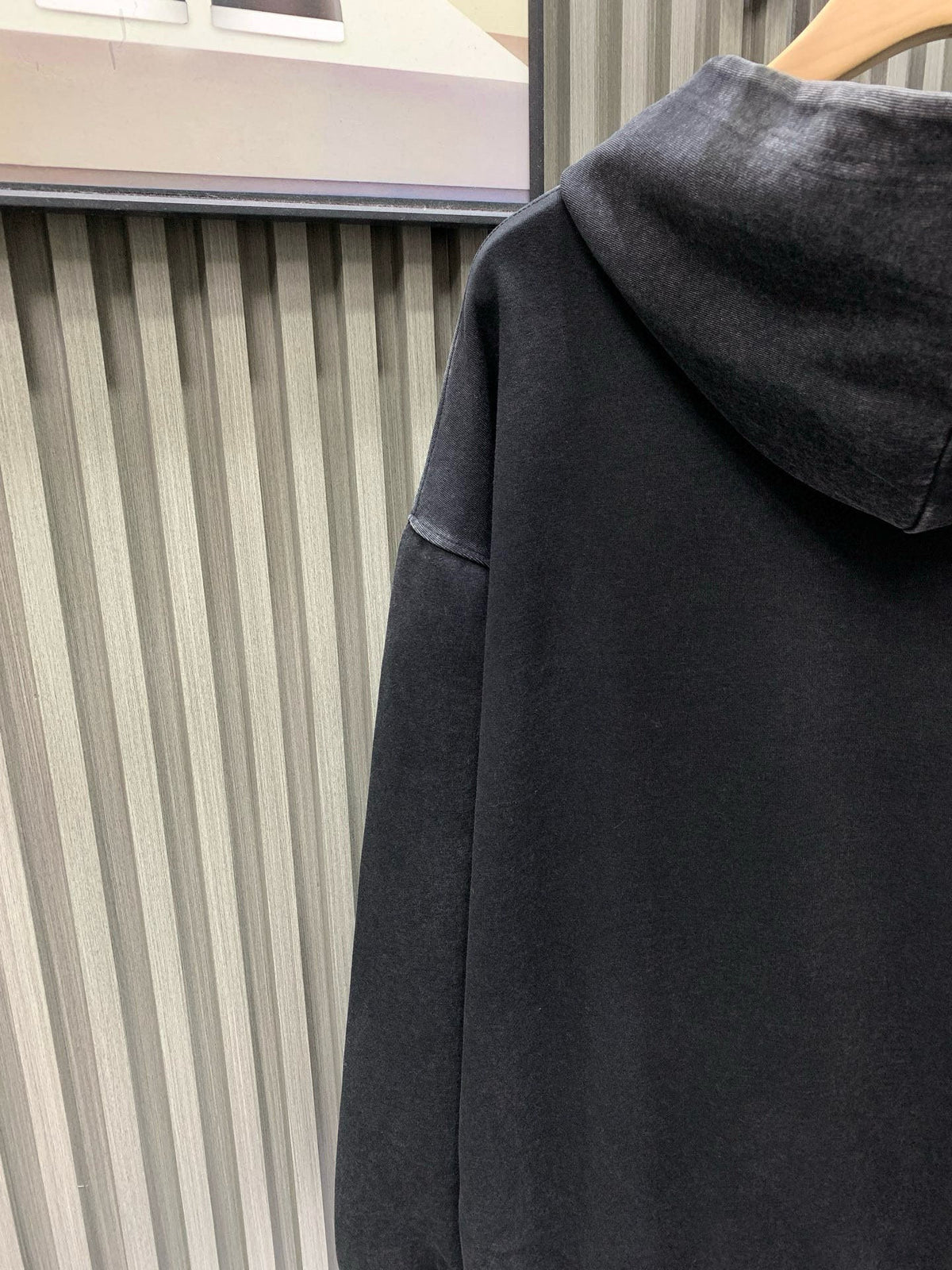 Classic Fit Hoodie-1026