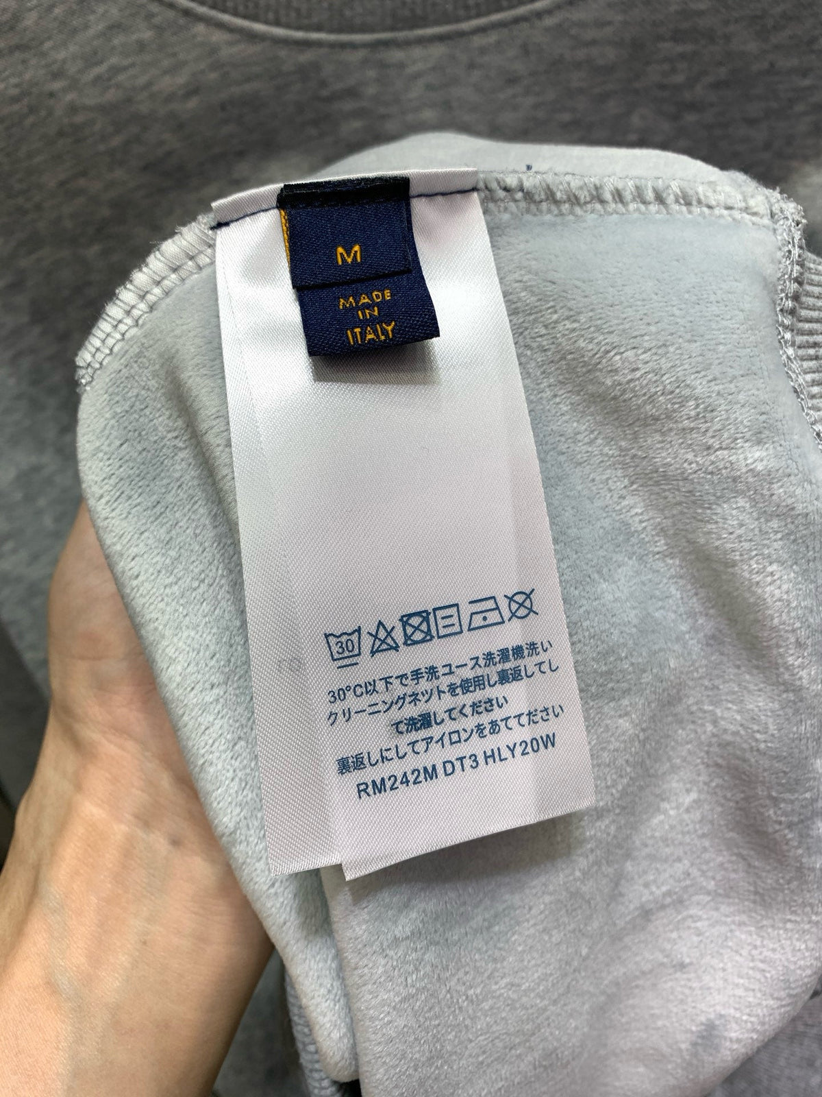 Classic Fit Hoodie-1027