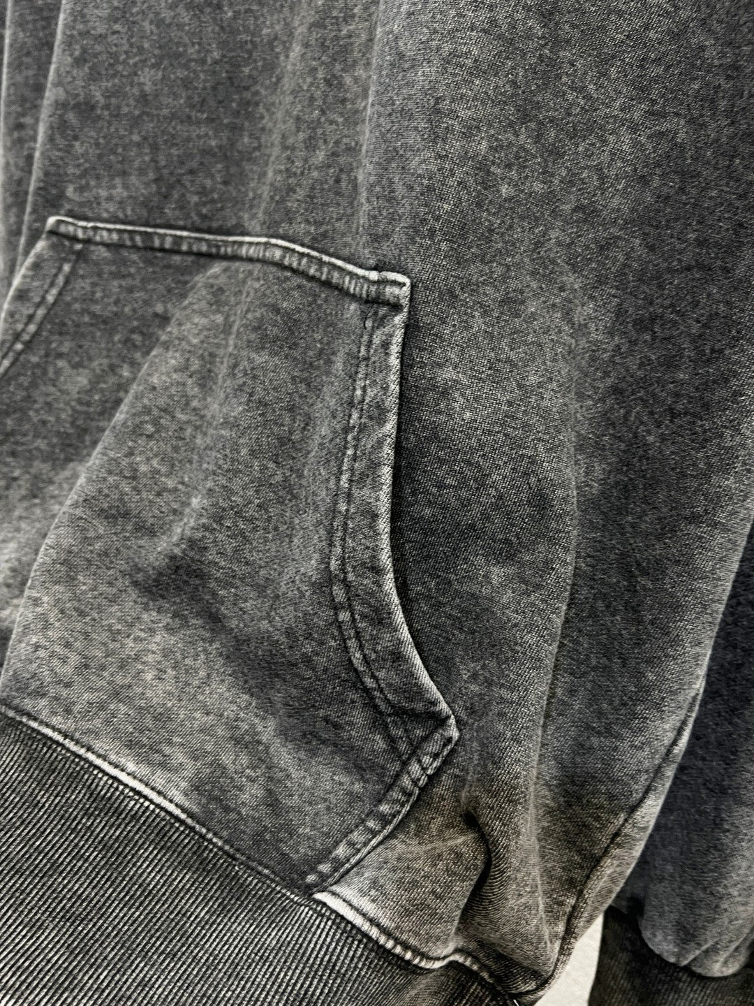 Classic Fit Hoodie-1028